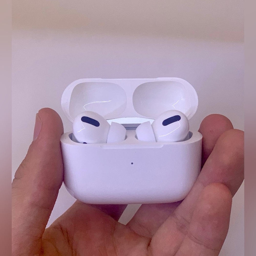 **Premium Wireless Earbuds - Apple AirPods Pro Design, Logo-Free**